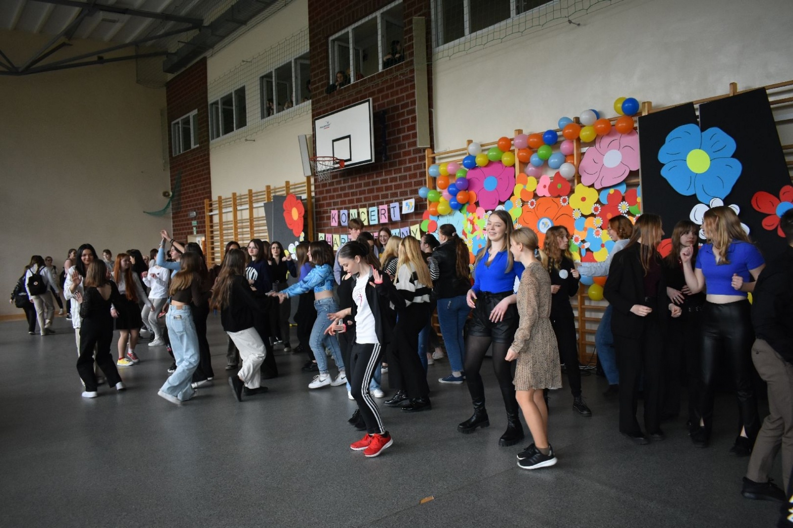 Zdjęcie w galerii na portalu naszwodzislaw.com: XIII Koncert Charytatywny w Ekonomiku. Zagrali dla Mikołaja [FOTO] wiadomości z regionu