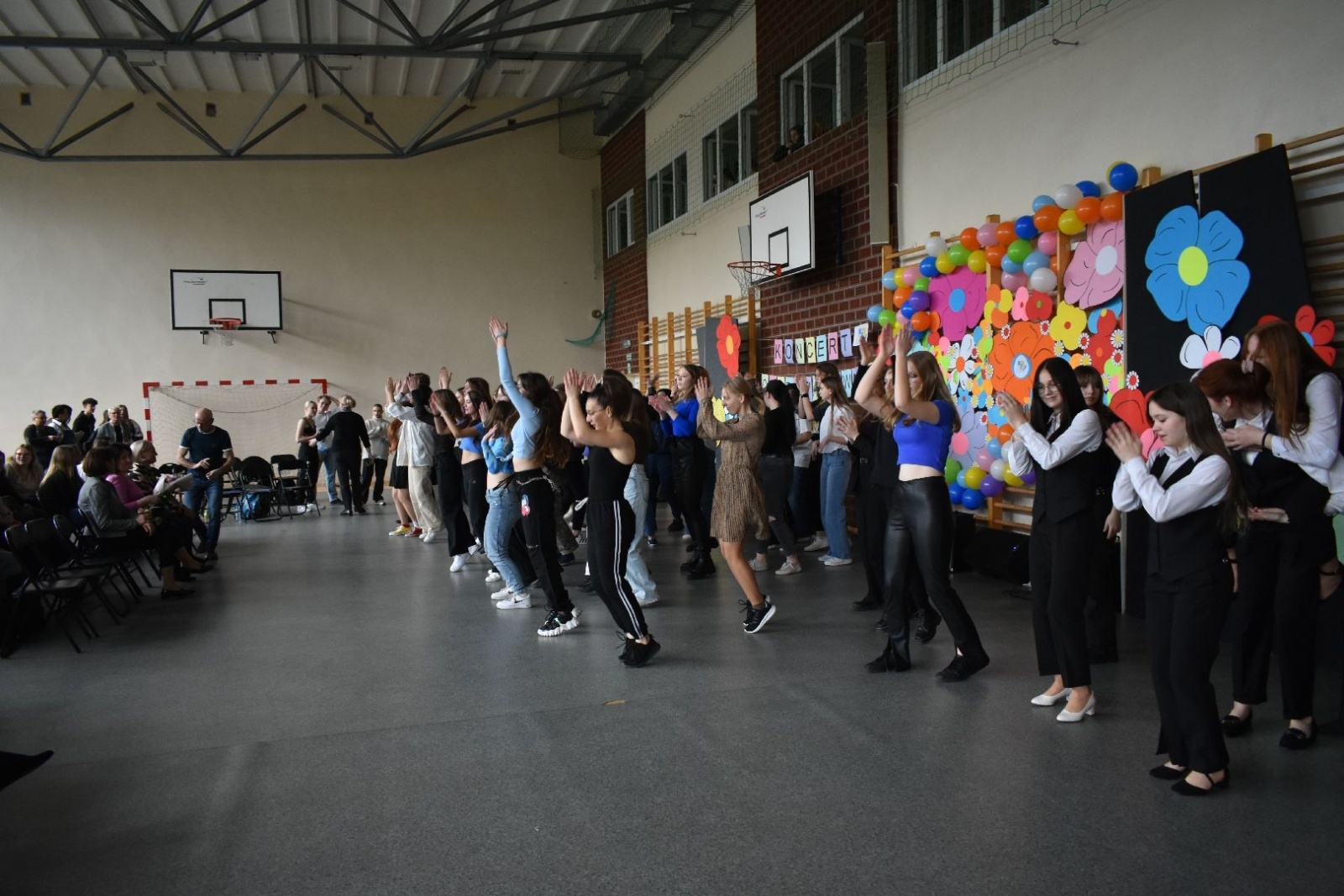 Zdjęcie w galerii na portalu naszwodzislaw.com: XIII Koncert Charytatywny w Ekonomiku. Zagrali dla Mikołaja [FOTO] wiadomości z regionu