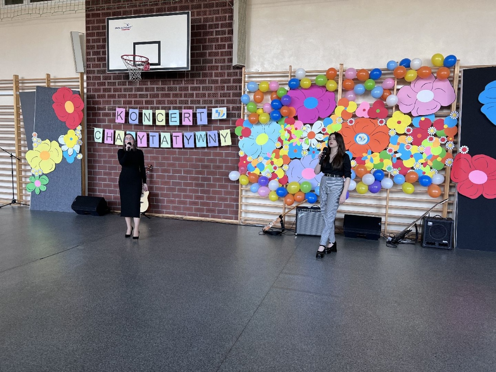 Zdjęcie w galerii na portalu naszwodzislaw.com: XIII Koncert Charytatywny w Ekonomiku. Zagrali dla Mikołaja [FOTO] wiadomości z regionu