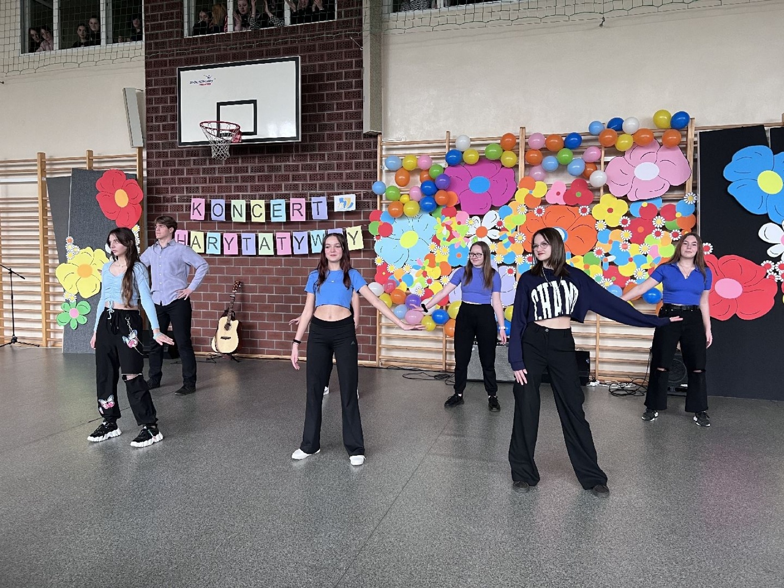 Zdjęcie w galerii na portalu naszwodzislaw.com: XIII Koncert Charytatywny w Ekonomiku. Zagrali dla Mikołaja [FOTO] wiadomości z regionu