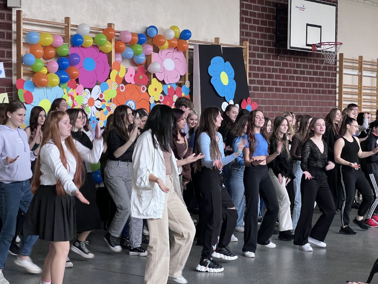 Zdjęcie w galerii na portalu naszwodzislaw.com: XIII Koncert Charytatywny w Ekonomiku. Zagrali dla Mikołaja [FOTO] wiadomości z regionu