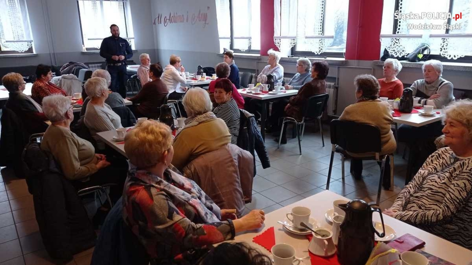 Zdjęcie w galerii na portalu naszwodzislaw.com: Z seniorami o bezpieczeństwie w ruchu drogowym wiadomości z regionu