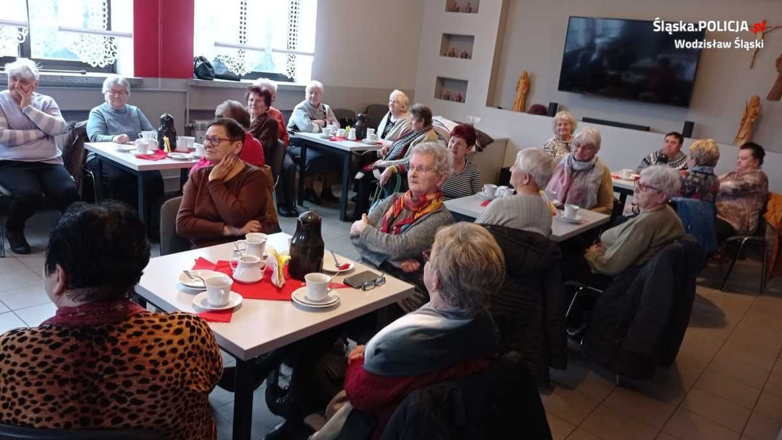 Zdjęcie w galerii na portalu naszwodzislaw.com: Z seniorami o bezpieczeństwie w ruchu drogowym wiadomości z regionu