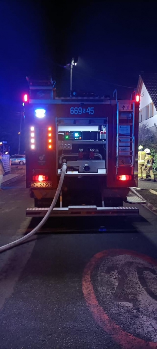 Zdjęcie w galerii na portalu naszwodzislaw.com: Ogrom strat w pożarze poddasza w Radlinie wiadomości z regionu