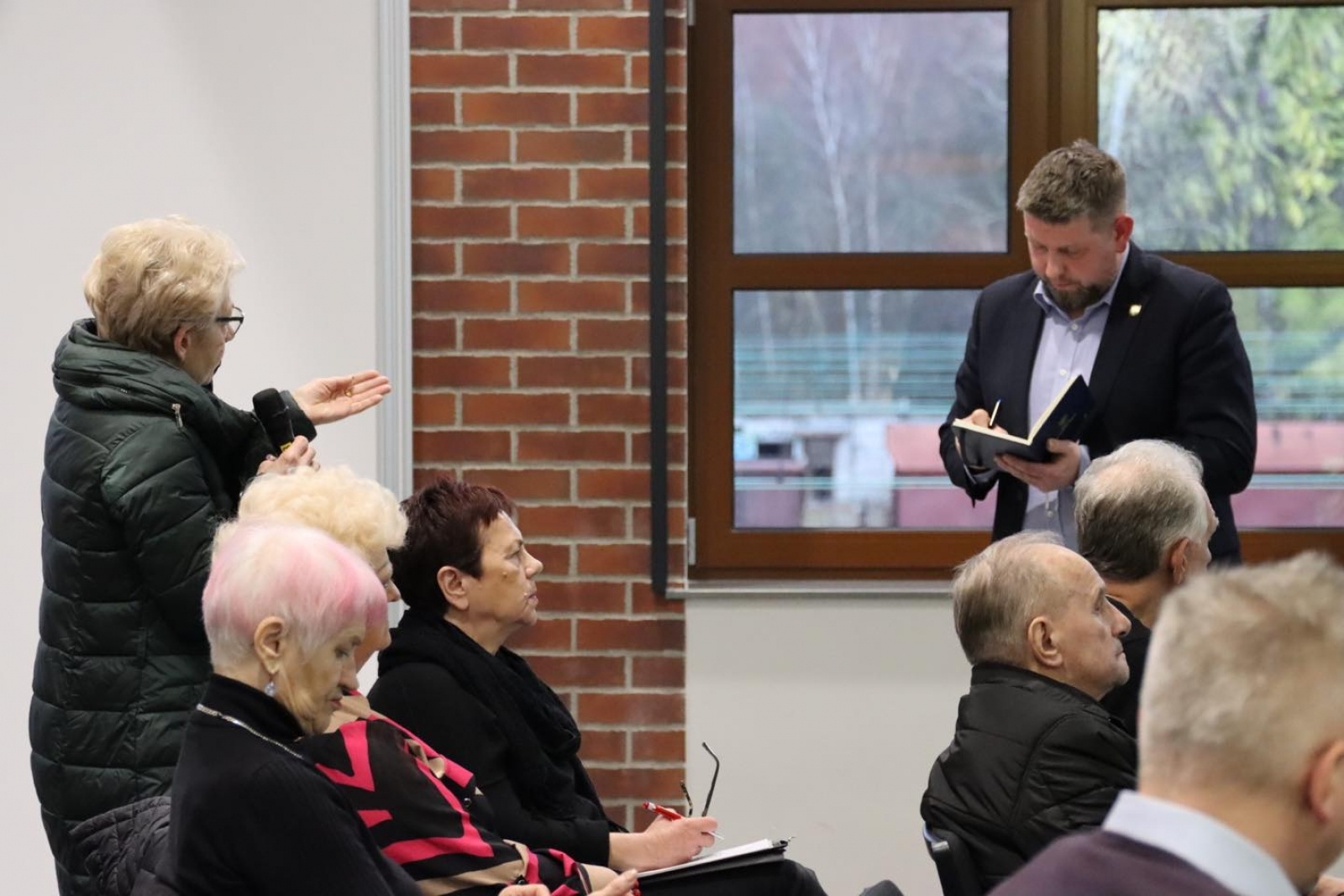 Zdjęcie w galerii na portalu naszwodzislaw.com: Mieczysław Kieca spotkał się z mieszkańcami Nowego Miasta wiadomości z regionu