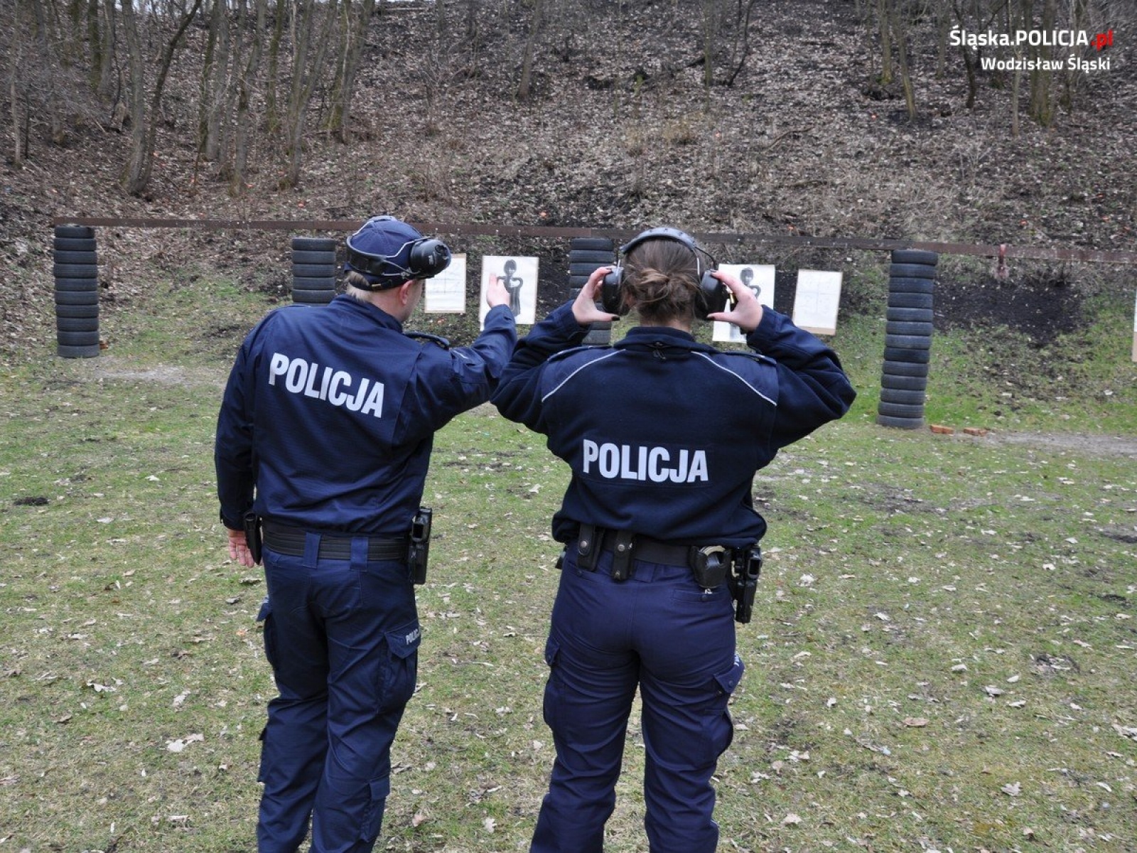 Zdjęcie w galerii na portalu naszwodzislaw.com: Wodzisławscy mundurowi doskonalili swe umiejętności strzeleckie wiadomości z regionu