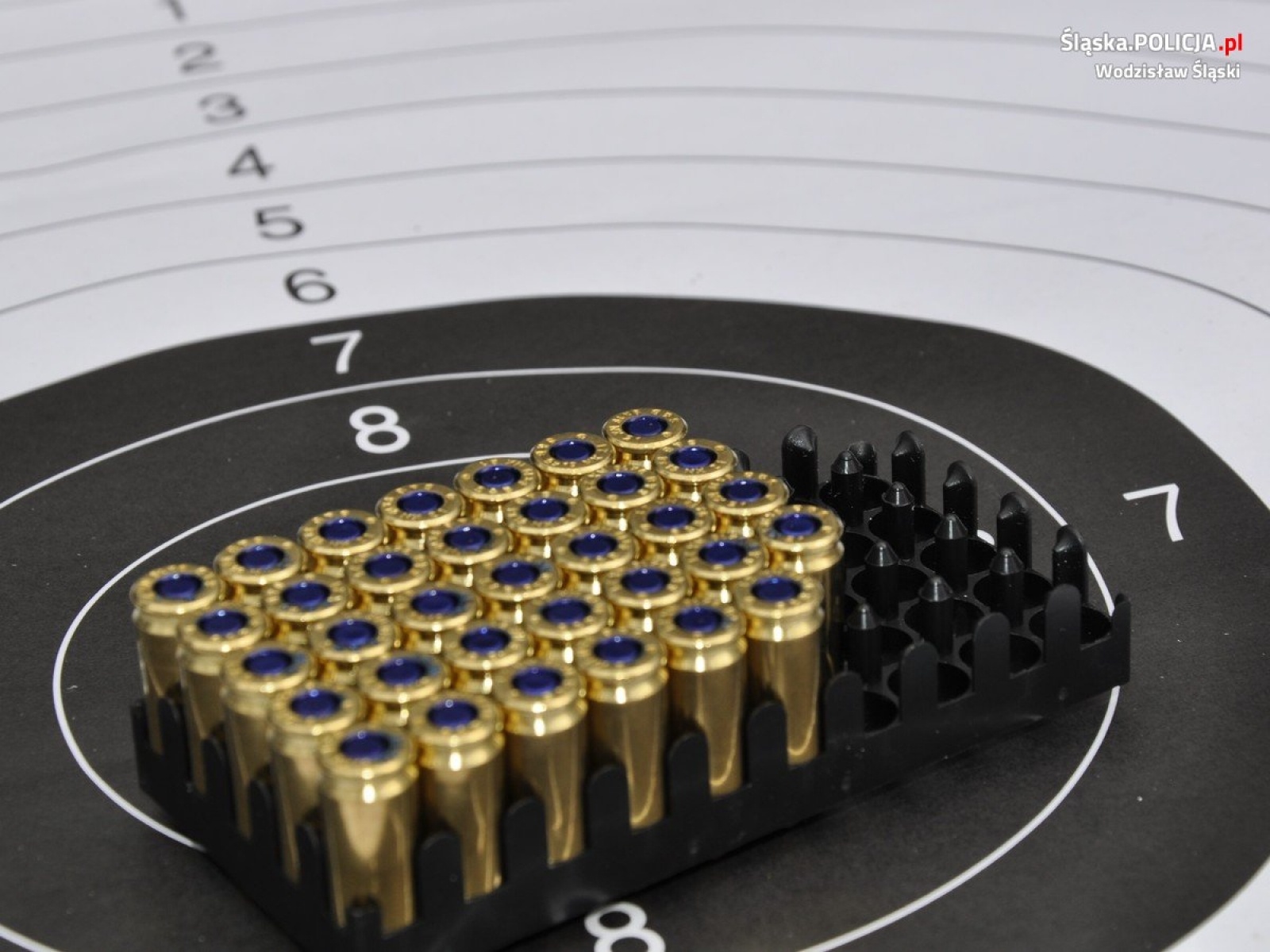 Zdjęcie w galerii na portalu naszwodzislaw.com: Wodzisławscy mundurowi doskonalili swe umiejętności strzeleckie wiadomości z regionu