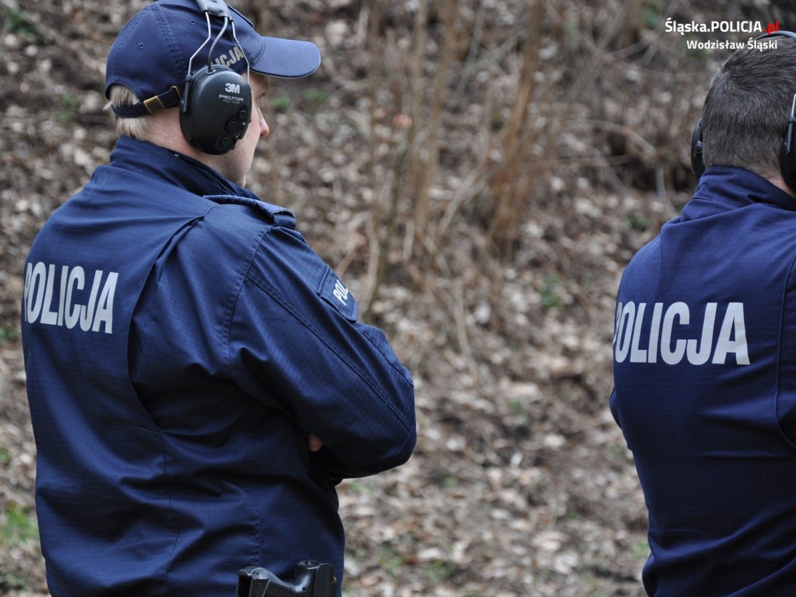 Zdjęcie w galerii na portalu naszwodzislaw.com: Wodzisławscy mundurowi doskonalili swe umiejętności strzeleckie wiadomości z regionu