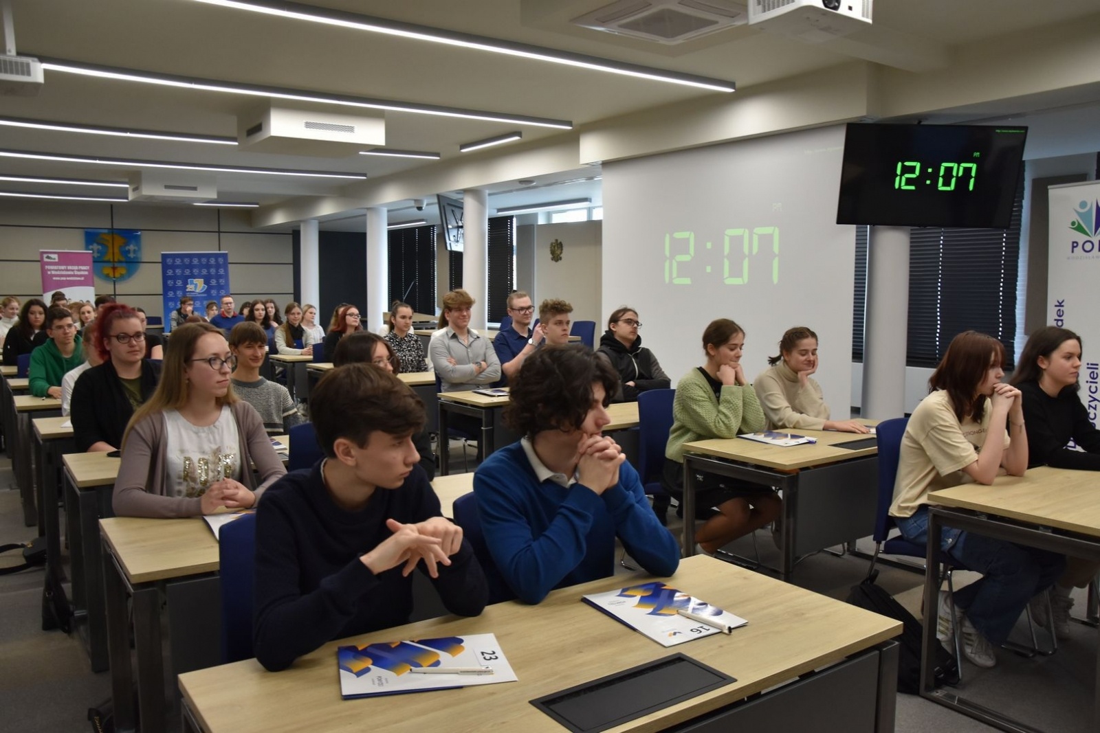 Zdjęcie w galerii na portalu naszwodzislaw.com: Młodzież odkrywała tajemnice rynku pracy wiadomości z regionu