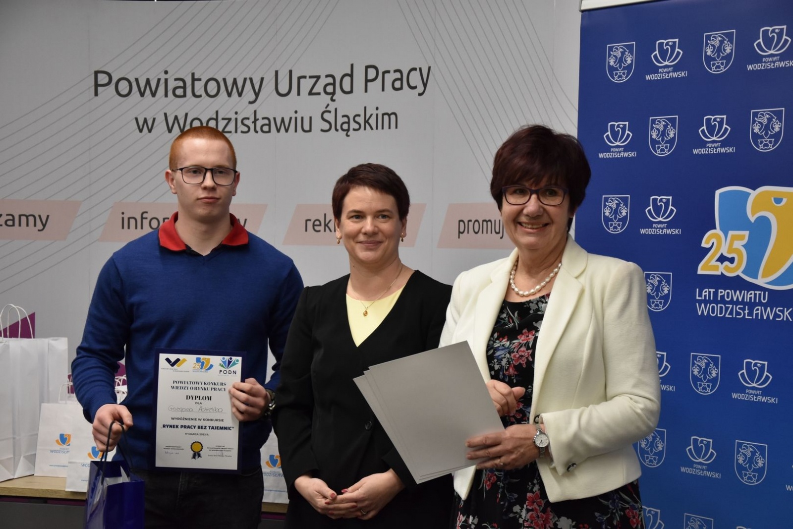 Zdjęcie w galerii na portalu naszwodzislaw.com: Młodzież odkrywała tajemnice rynku pracy wiadomości z regionu