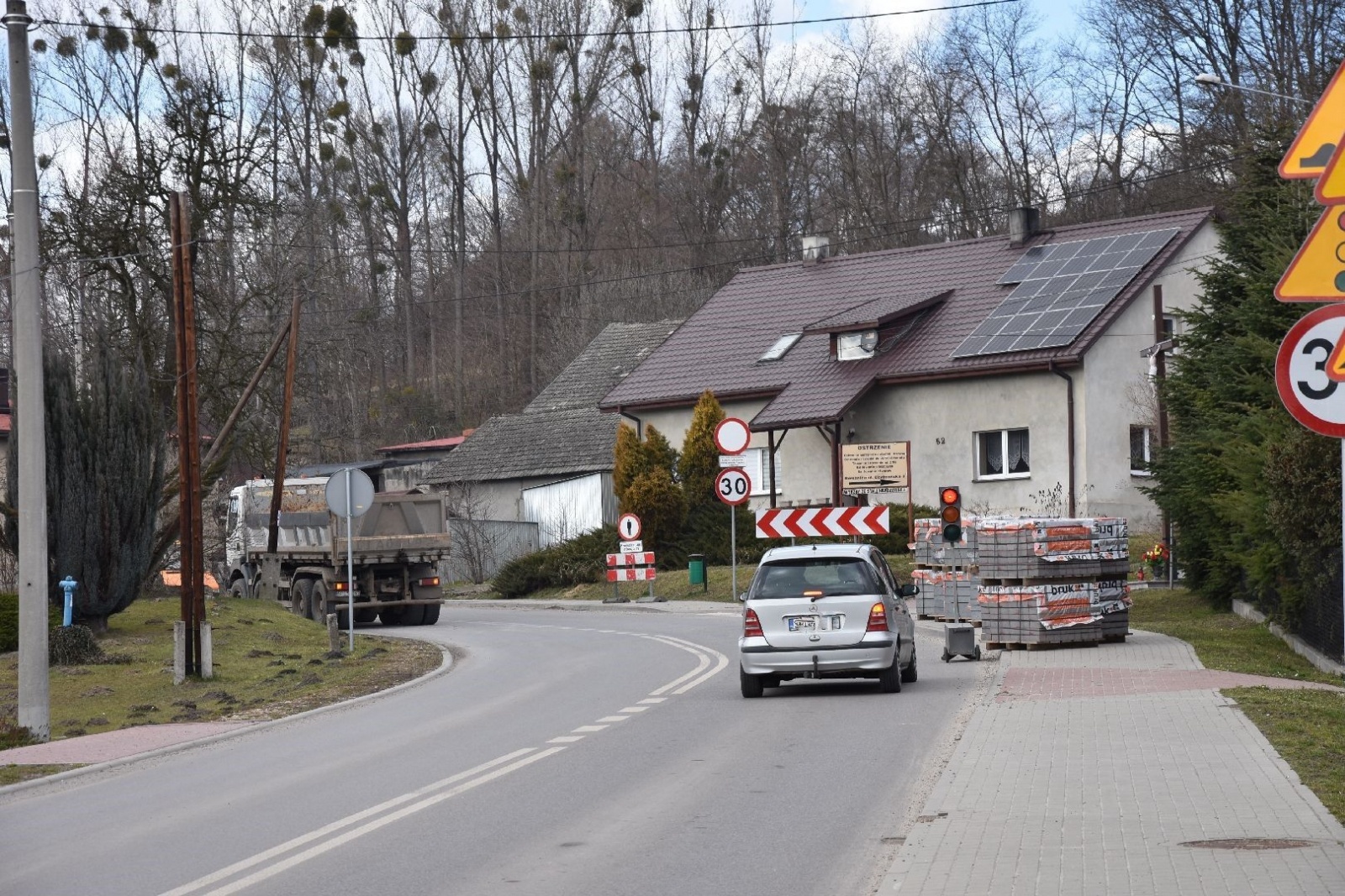 Zdjęcie w galerii na portalu naszwodzislaw.com: Inwestycje drogowe powiatu idą pełną parą [FOTO] wiadomości z regionu