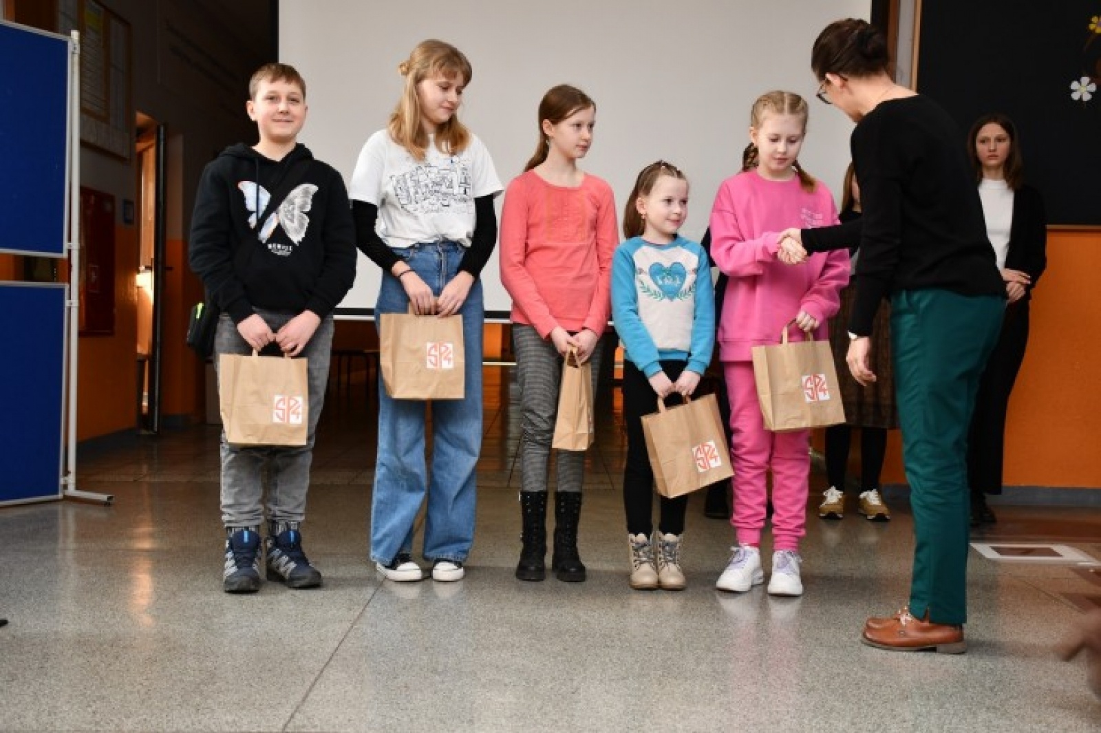 Zdjęcie w galerii na portalu naszwodzislaw.com: Rydułtowy. Festiwal Kultur w SP4 za nami wiadomości z regionu