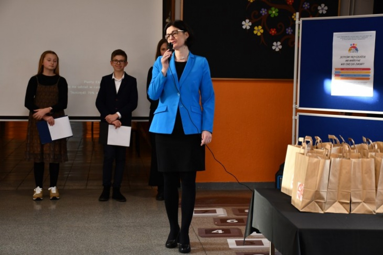 Zdjęcie w galerii na portalu naszwodzislaw.com: Rydułtowy. Festiwal Kultur w SP4 za nami wiadomości z regionu