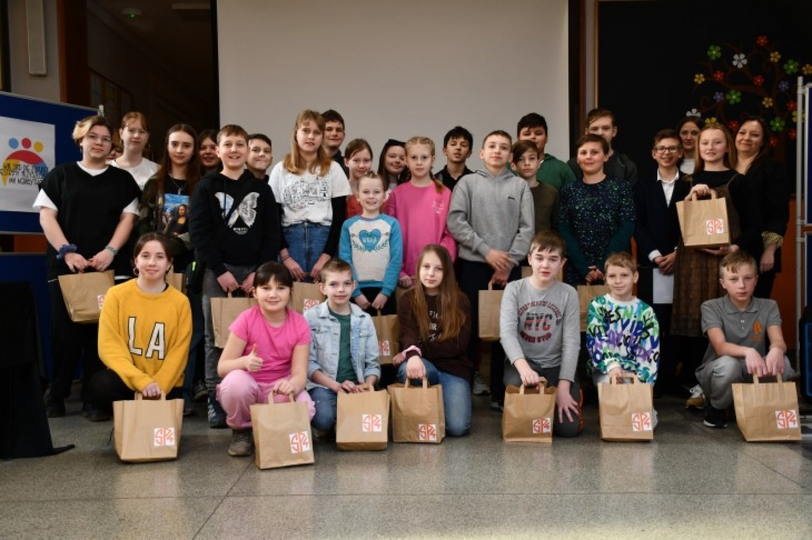 Zdjęcie w galerii na portalu naszwodzislaw.com: Rydułtowy. Festiwal Kultur w SP4 za nami wiadomości z regionu