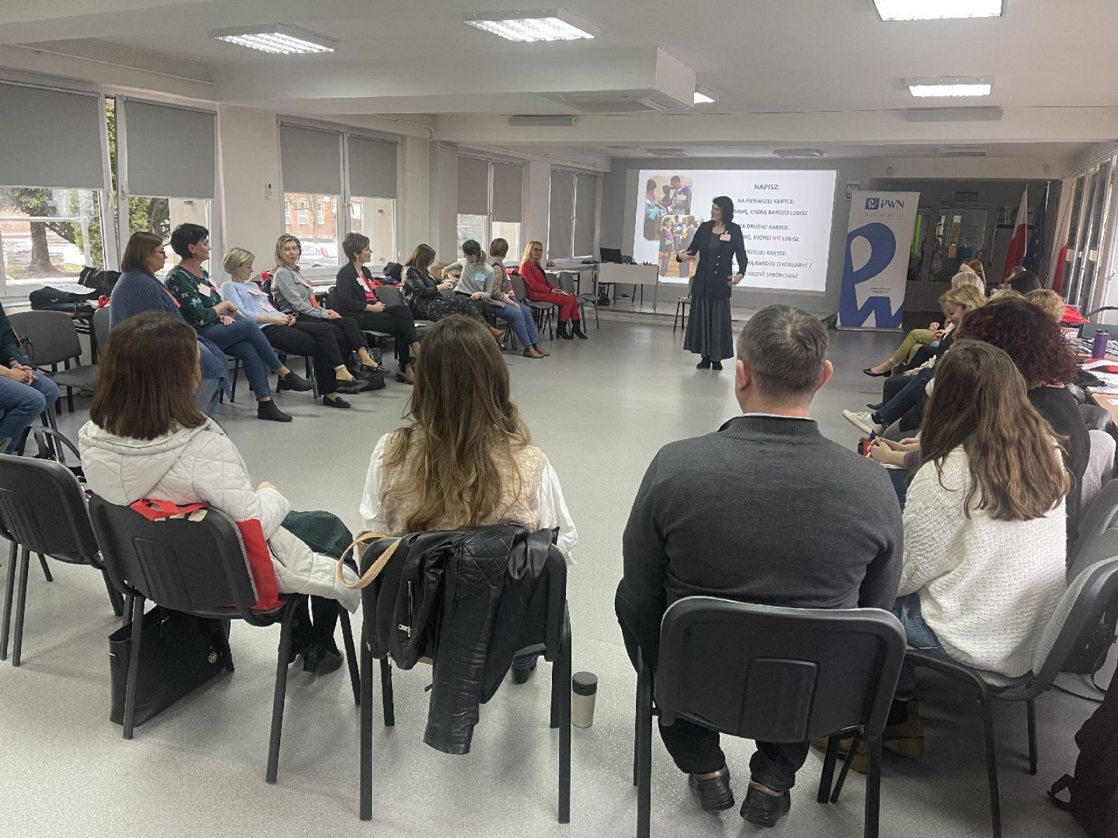 Zdjęcie w galerii na portalu naszwodzislaw.com: Nauczycielskie powitanie wiosny wiadomości z regionu