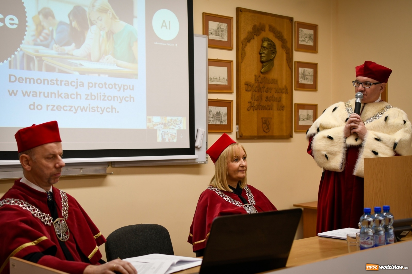 Zdjęcie w galerii na portalu naszwodzislaw.com: Nowy etap w życiu raciborskiej uczelni. Uroczyste obrady senatu ANS wiadomości z regionu