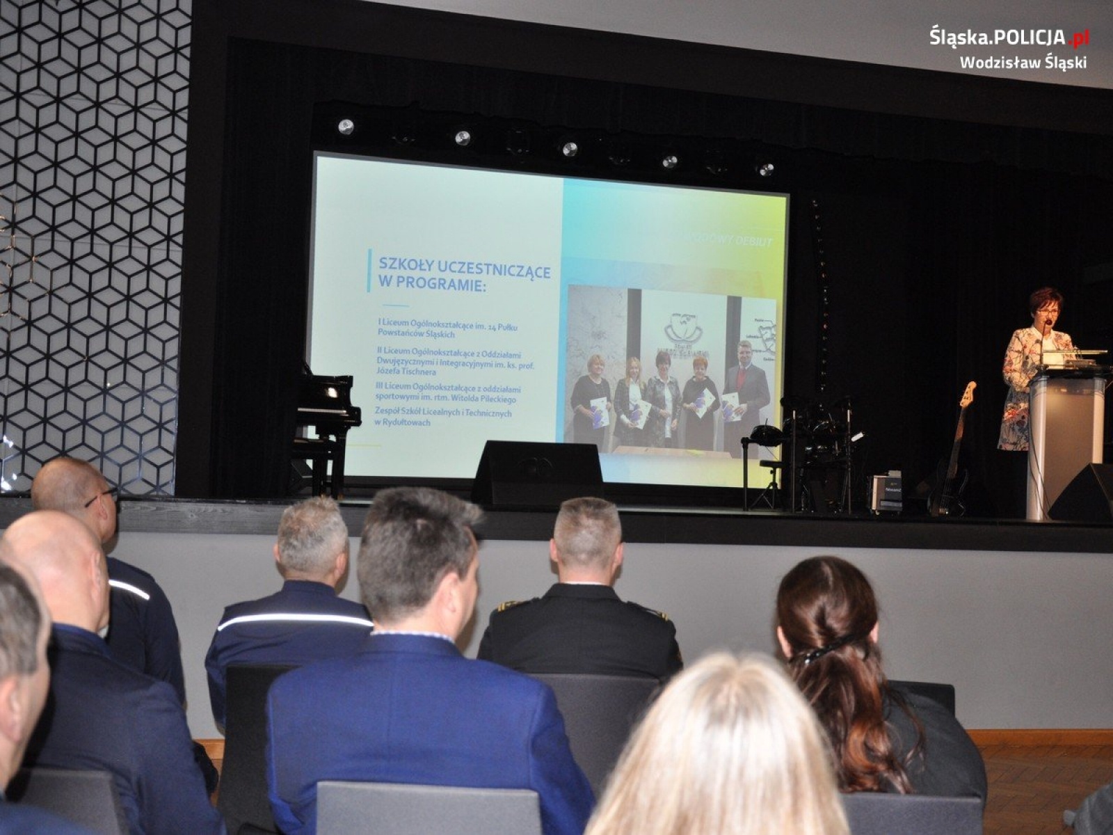 Zdjęcie w galerii na portalu naszwodzislaw.com: Zawodowy debiut. Konferencja podsumowująca projekt [FOTO] wiadomości z regionu