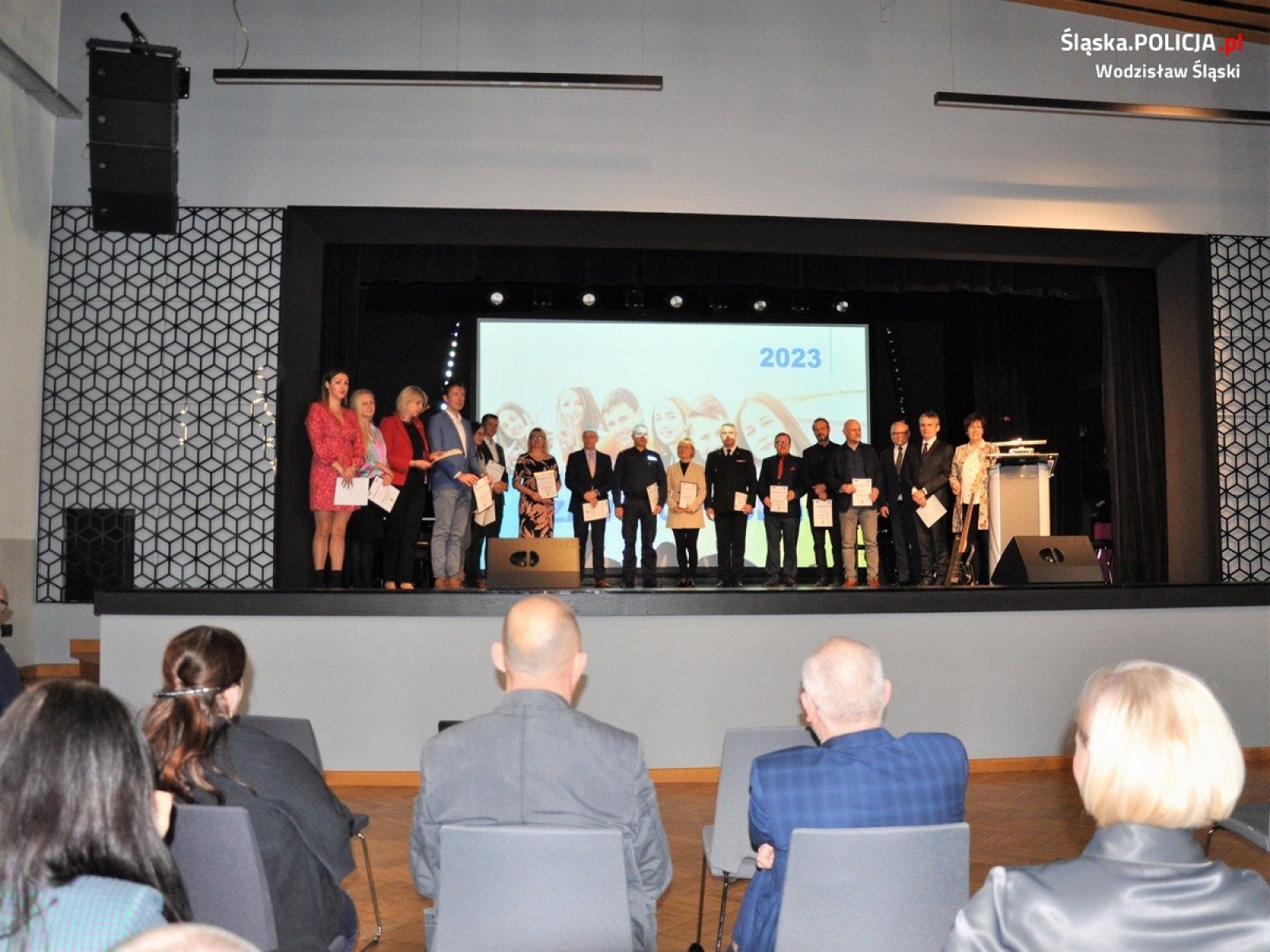 Zdjęcie w galerii na portalu naszwodzislaw.com: Zawodowy debiut. Konferencja podsumowująca projekt [FOTO] wiadomości z regionu