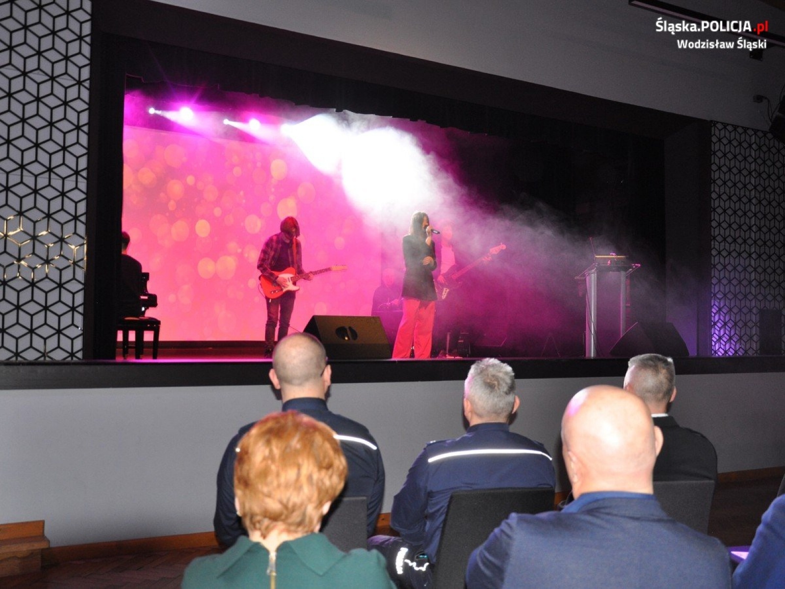 Zdjęcie w galerii na portalu naszwodzislaw.com: Zawodowy debiut. Konferencja podsumowująca projekt [FOTO] wiadomości z regionu