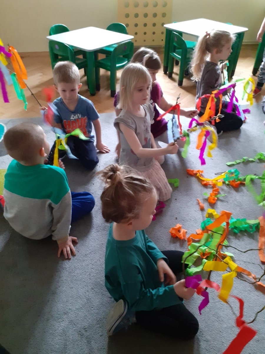 Zdjęcie w galerii na portalu naszwodzislaw.com: Przedszkolaki z Pszowa przywitały wiosnę wiadomości z regionu