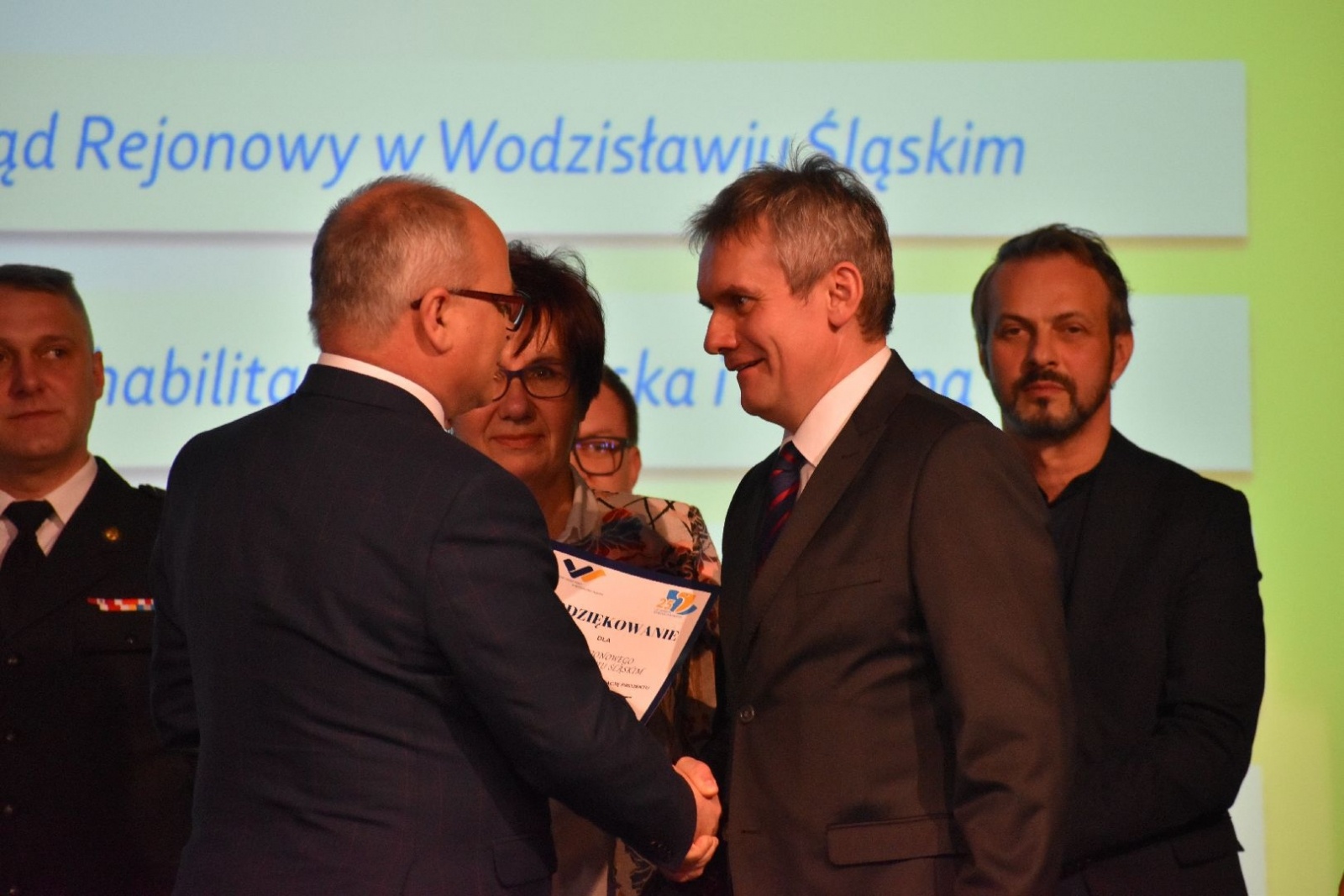 Zdjęcie w galerii na portalu naszwodzislaw.com: Podsumowali zawodowe debiuty [FOTO] wiadomości z regionu