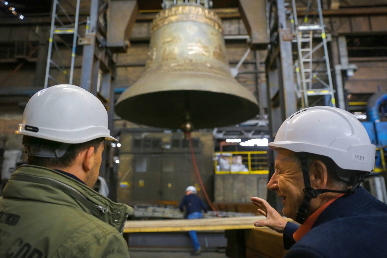 Zdjęcie w galerii na portalu naszwodzislaw.com: Największy dzwon na świecie rozbrzmi Głosem Ojca w Niedzielę Wielkanocną. Współwykonawcą jest firma z Rydułtów wiadomości z regionu