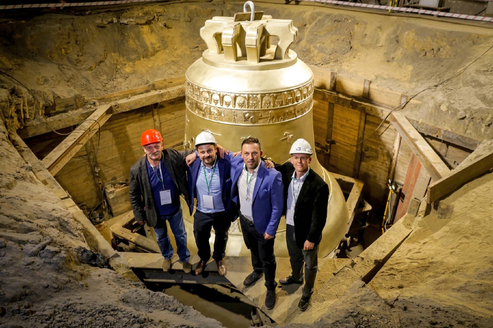 Zdjęcie w galerii na portalu naszwodzislaw.com: Największy dzwon na świecie rozbrzmi Głosem Ojca w Niedzielę Wielkanocną. Współwykonawcą jest firma z Rydułtów wiadomości z regionu