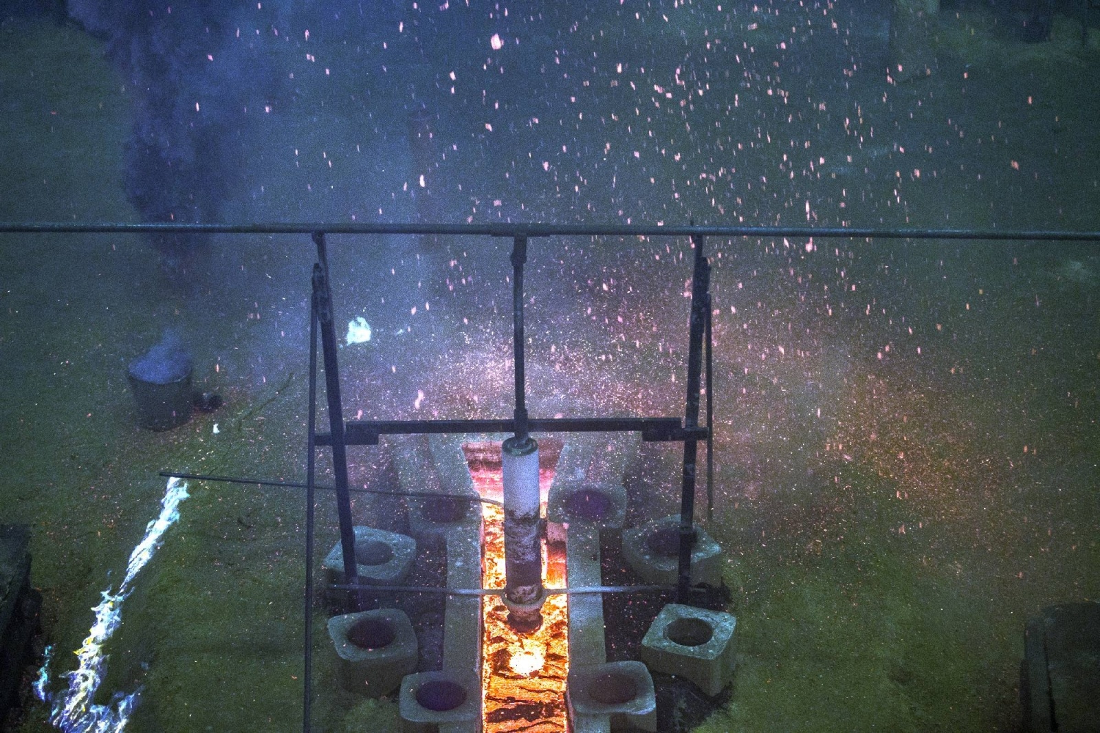 Zdjęcie w galerii na portalu naszwodzislaw.com: Największy dzwon na świecie rozbrzmi Głosem Ojca w Niedzielę Wielkanocną. Współwykonawcą jest firma z Rydułtów wiadomości z regionu