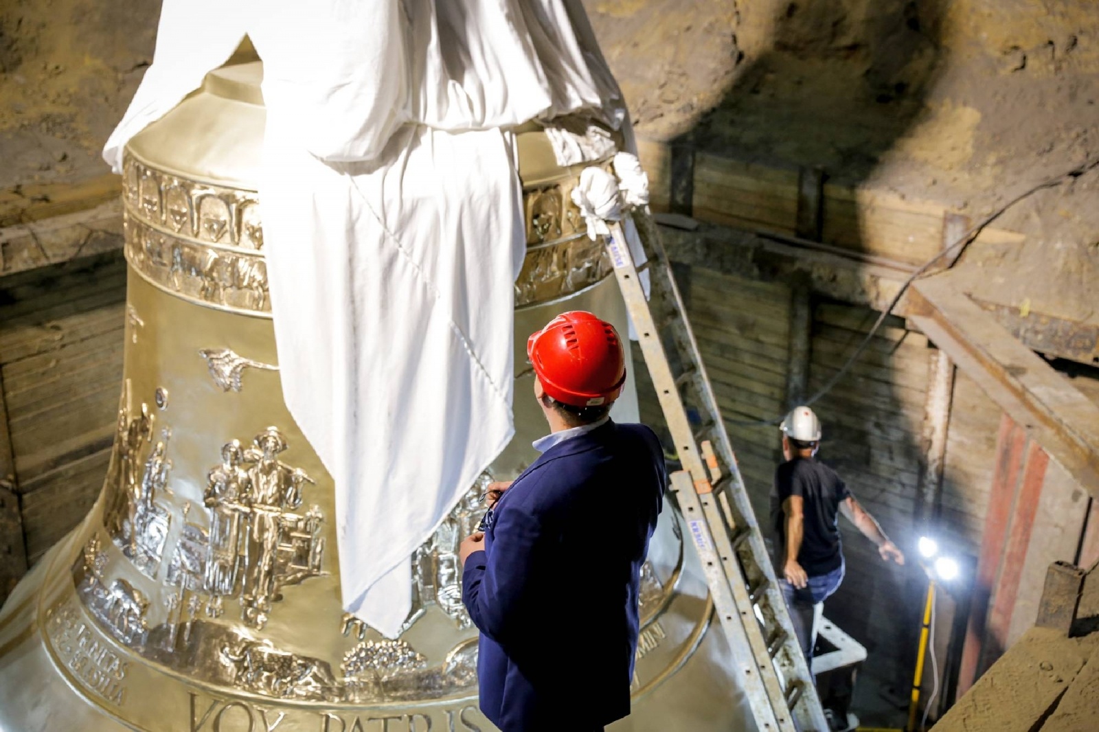 Zdjęcie w galerii na portalu naszwodzislaw.com: Największy dzwon na świecie rozbrzmi Głosem Ojca w Niedzielę Wielkanocną. Współwykonawcą jest firma z Rydułtów wiadomości z regionu