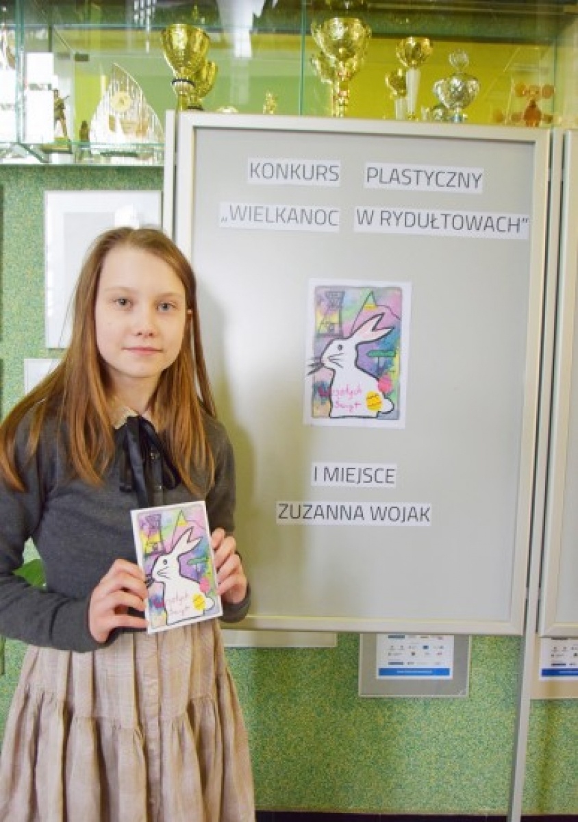 Zdjęcie w galerii na portalu naszwodzislaw.com: Zwyciężczyni konkursu Wielkanoc w Rydułtowach odebrała nagrodę wiadomości z regionu