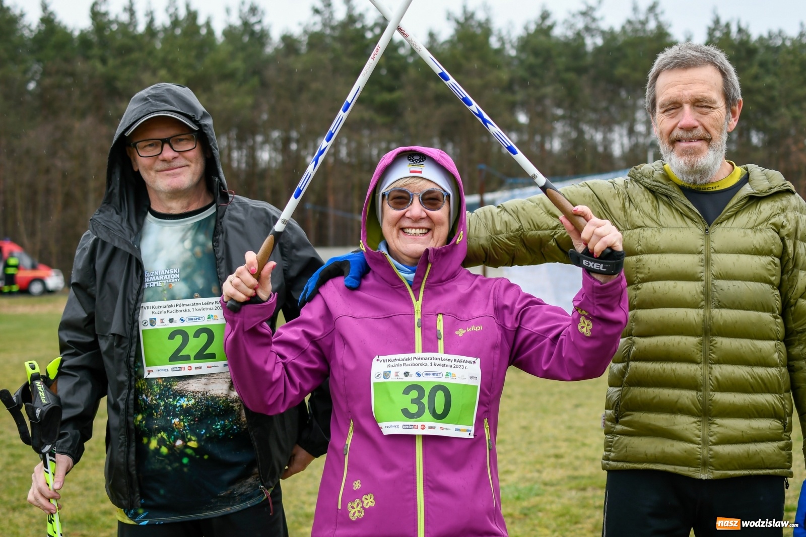 Zdjęcie w galerii na portalu naszwodzislaw.com: Mateusz Mrówka z Radlina wygrał VIII Kuźniański Półmaraton Leśny RAFAMET [FOTO i WIDEO] wiadomości z regionu