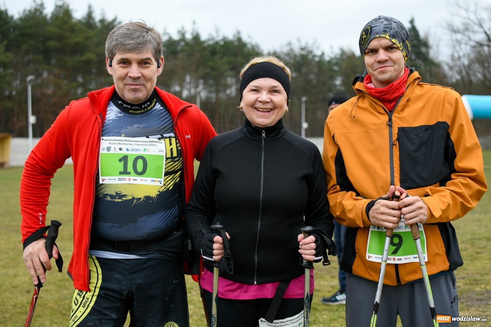 Zdjęcie w galerii na portalu naszwodzislaw.com: Mateusz Mrówka z Radlina wygrał VIII Kuźniański Półmaraton Leśny RAFAMET [FOTO i WIDEO] wiadomości z regionu