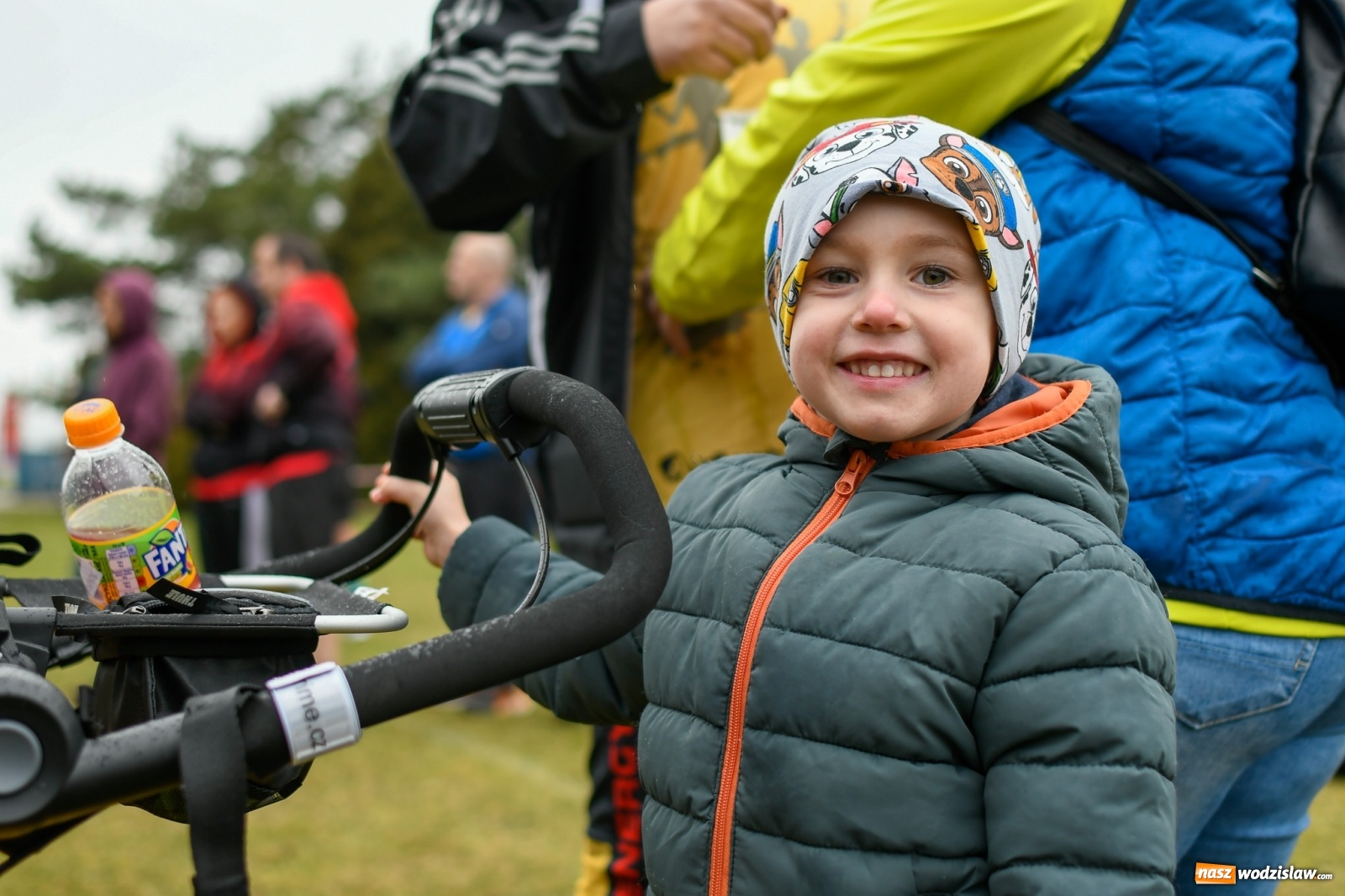 Zdjęcie w galerii na portalu naszwodzislaw.com: Mateusz Mrówka z Radlina wygrał VIII Kuźniański Półmaraton Leśny RAFAMET [FOTO i WIDEO] wiadomości z regionu