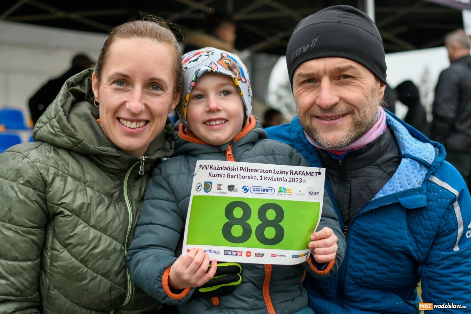 Zdjęcie w galerii na portalu naszwodzislaw.com: Mateusz Mrówka z Radlina wygrał VIII Kuźniański Półmaraton Leśny RAFAMET [FOTO i WIDEO] wiadomości z regionu
