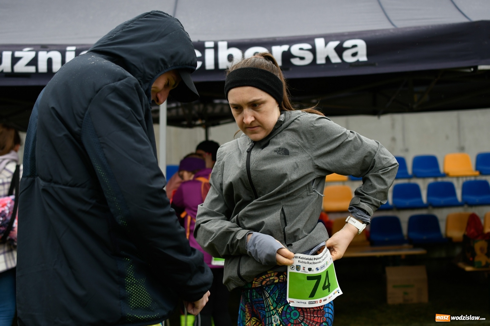 Zdjęcie w galerii na portalu naszwodzislaw.com: Mateusz Mrówka z Radlina wygrał VIII Kuźniański Półmaraton Leśny RAFAMET [FOTO i WIDEO] wiadomości z regionu