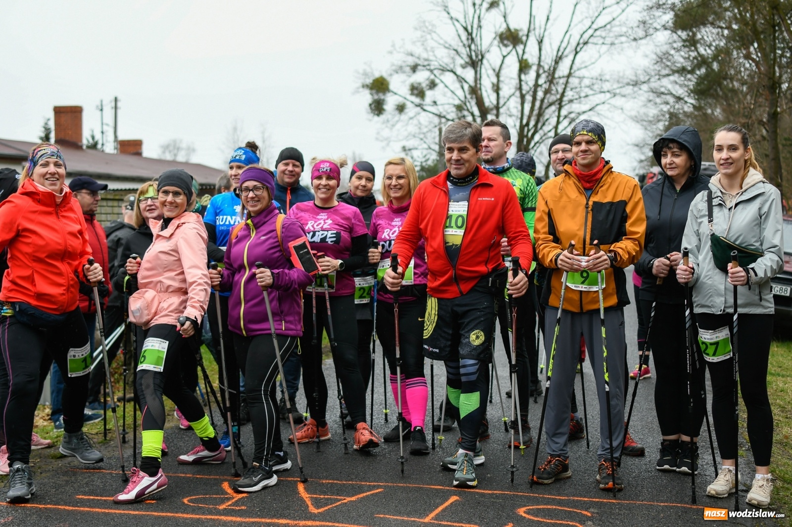 Zdjęcie w galerii na portalu naszwodzislaw.com: Mateusz Mrówka z Radlina wygrał VIII Kuźniański Półmaraton Leśny RAFAMET [FOTO i WIDEO] wiadomości z regionu