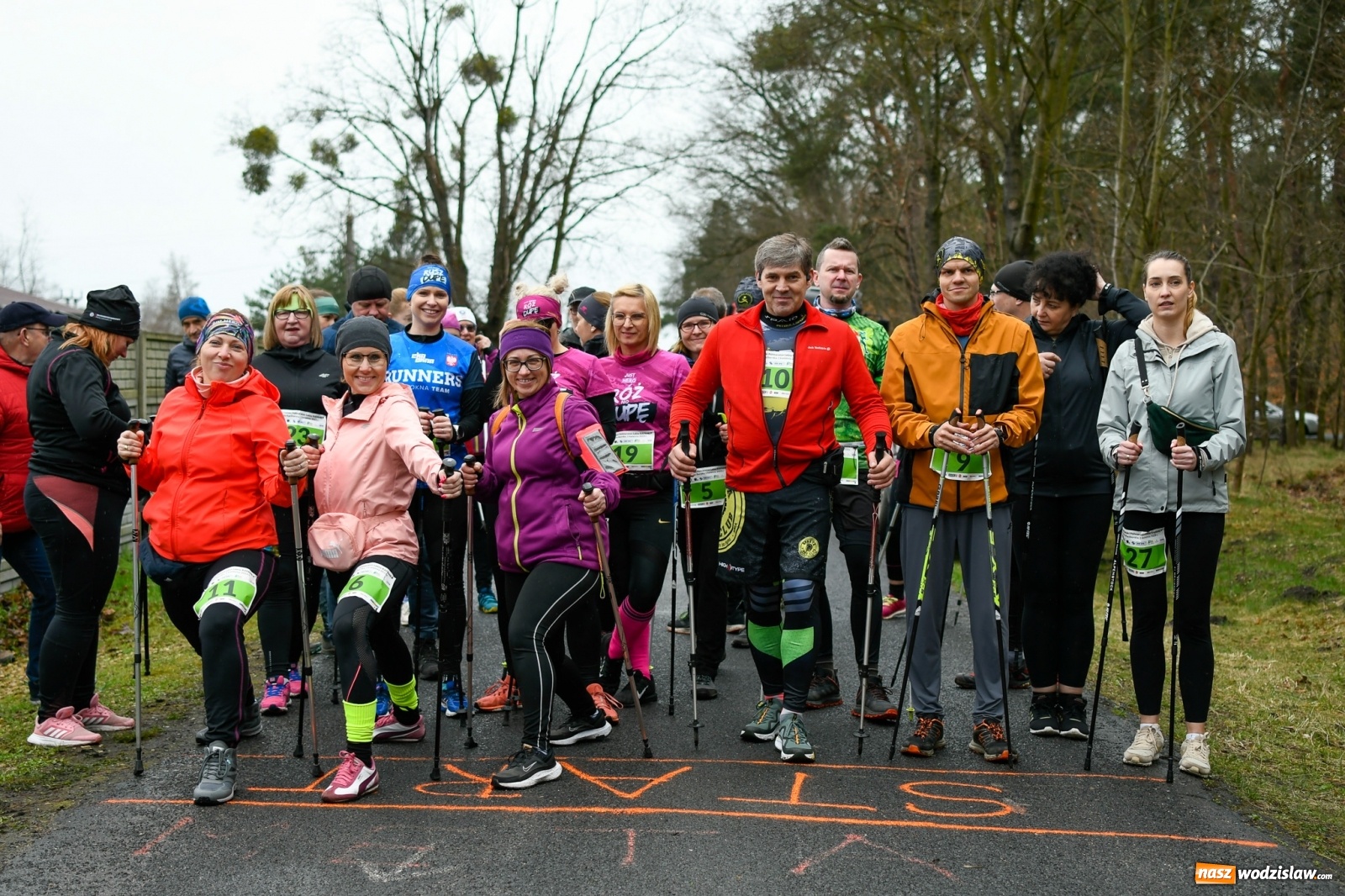 Zdjęcie w galerii na portalu naszwodzislaw.com: Mateusz Mrówka z Radlina wygrał VIII Kuźniański Półmaraton Leśny RAFAMET [FOTO i WIDEO] wiadomości z regionu