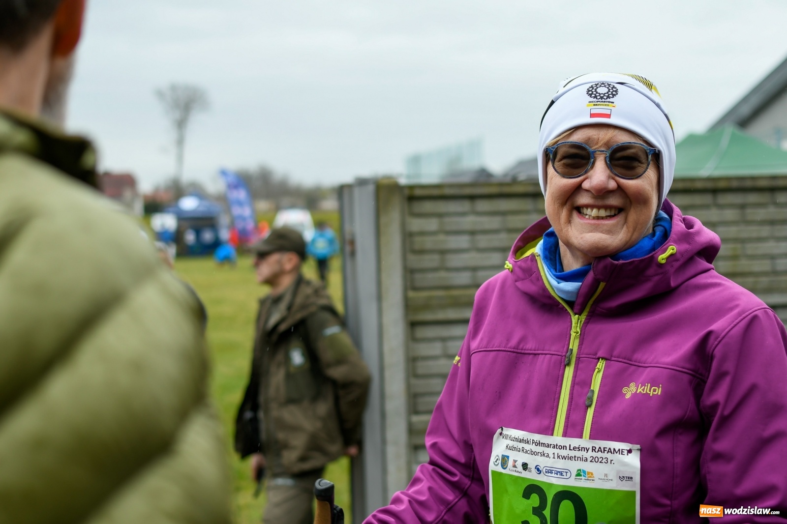 Zdjęcie w galerii na portalu naszwodzislaw.com: Mateusz Mrówka z Radlina wygrał VIII Kuźniański Półmaraton Leśny RAFAMET [FOTO i WIDEO] wiadomości z regionu