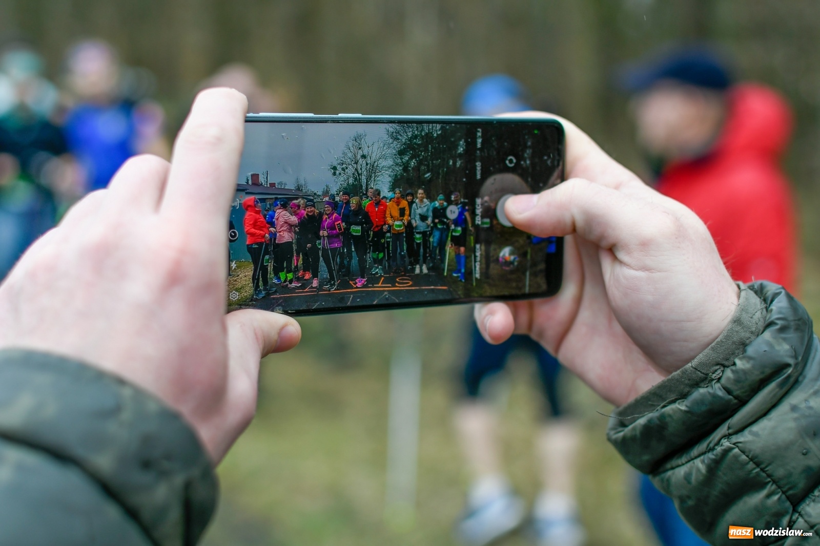 Zdjęcie w galerii na portalu naszwodzislaw.com: Mateusz Mrówka z Radlina wygrał VIII Kuźniański Półmaraton Leśny RAFAMET [FOTO i WIDEO] wiadomości z regionu