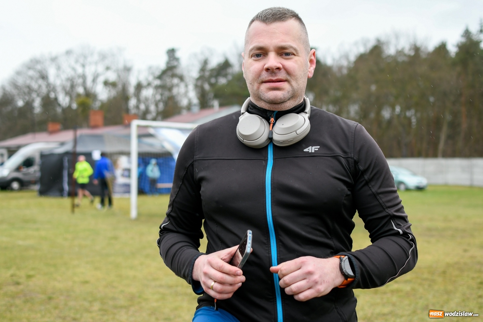 Zdjęcie w galerii na portalu naszwodzislaw.com: Mateusz Mrówka z Radlina wygrał VIII Kuźniański Półmaraton Leśny RAFAMET [FOTO i WIDEO] wiadomości z regionu