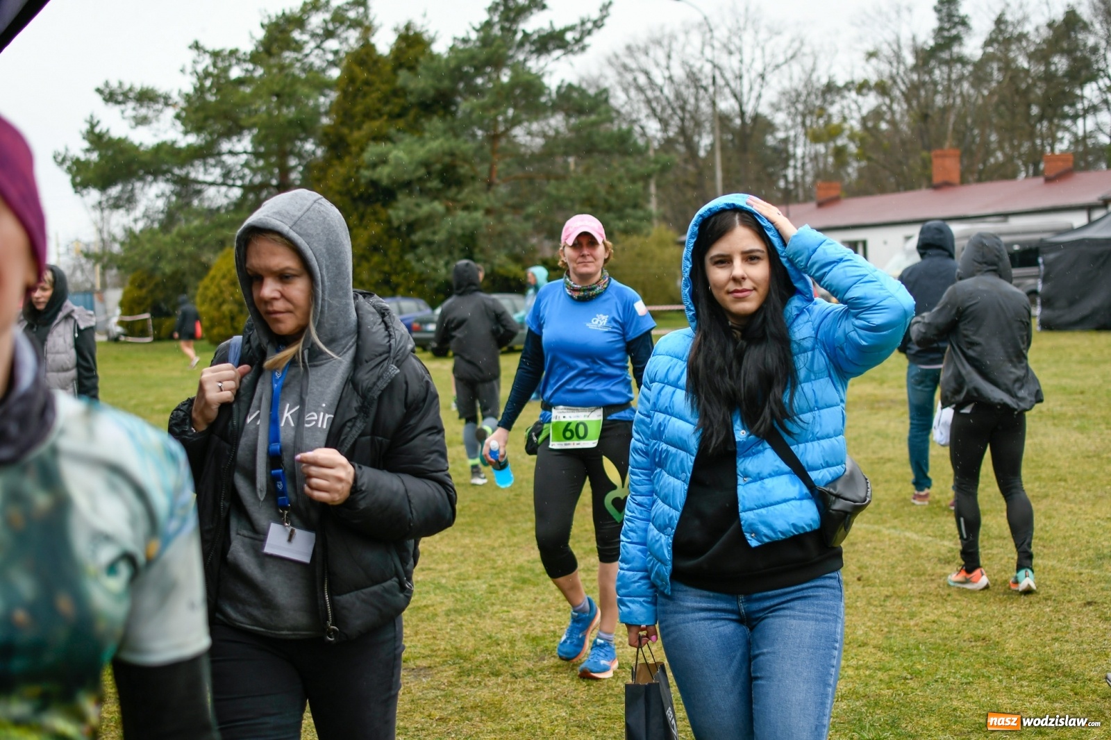 Zdjęcie w galerii na portalu naszwodzislaw.com: Mateusz Mrówka z Radlina wygrał VIII Kuźniański Półmaraton Leśny RAFAMET [FOTO i WIDEO] wiadomości z regionu