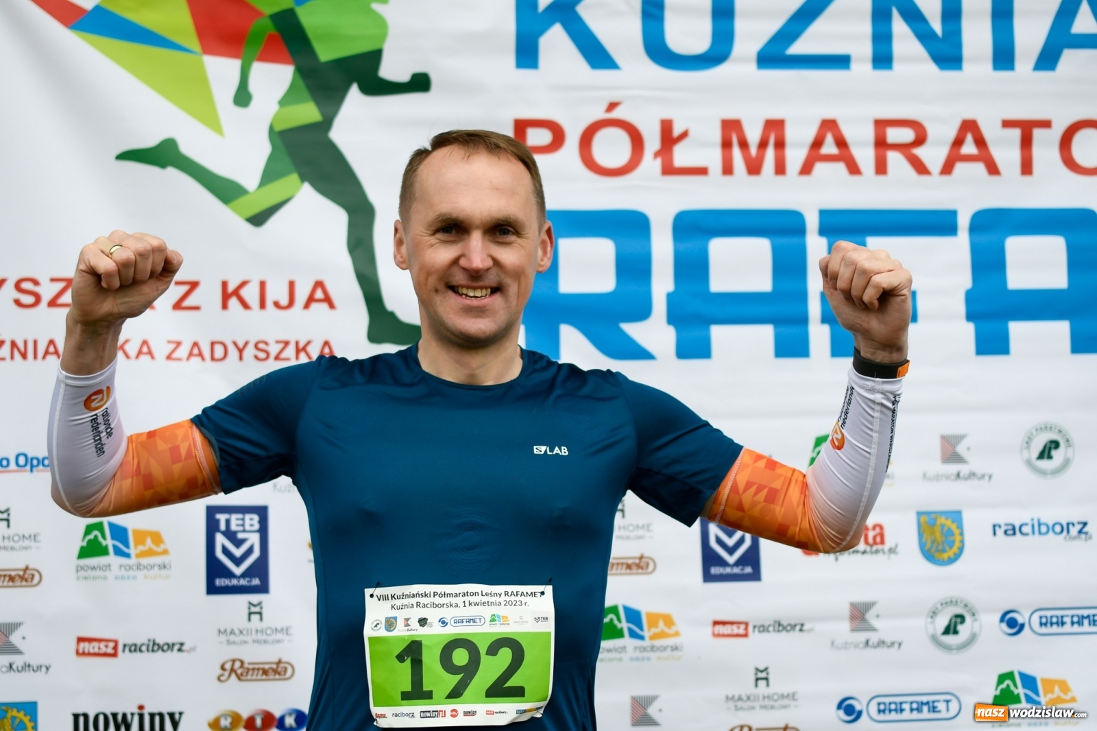 Zdjęcie w galerii na portalu naszwodzislaw.com: Mateusz Mrówka z Radlina wygrał VIII Kuźniański Półmaraton Leśny RAFAMET [FOTO i WIDEO] wiadomości z regionu