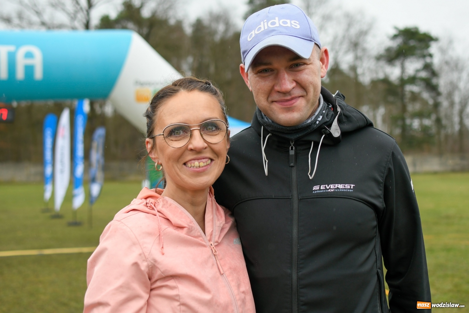 Zdjęcie w galerii na portalu naszwodzislaw.com: Mateusz Mrówka z Radlina wygrał VIII Kuźniański Półmaraton Leśny RAFAMET [FOTO i WIDEO] wiadomości z regionu