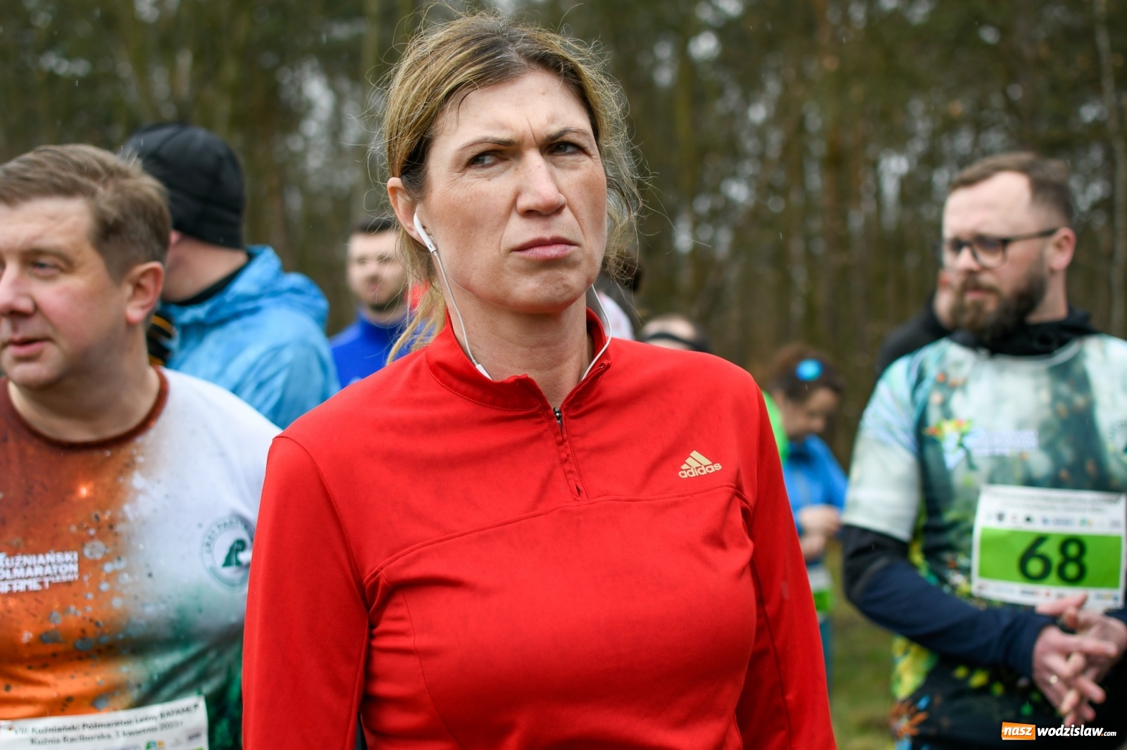 Zdjęcie w galerii na portalu naszwodzislaw.com: Mateusz Mrówka z Radlina wygrał VIII Kuźniański Półmaraton Leśny RAFAMET [FOTO i WIDEO] wiadomości z regionu