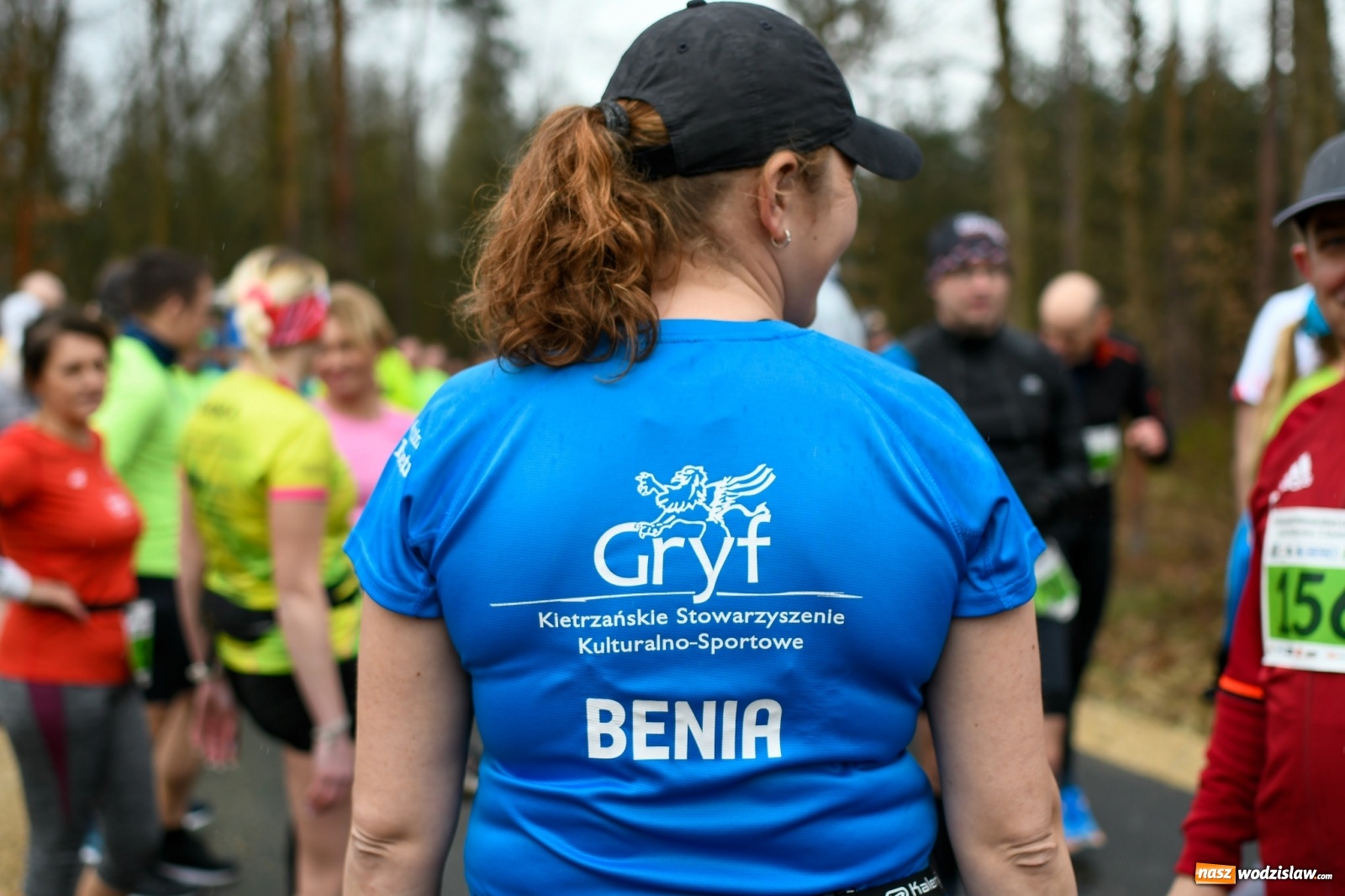 Zdjęcie w galerii na portalu naszwodzislaw.com: Mateusz Mrówka z Radlina wygrał VIII Kuźniański Półmaraton Leśny RAFAMET [FOTO i WIDEO] wiadomości z regionu