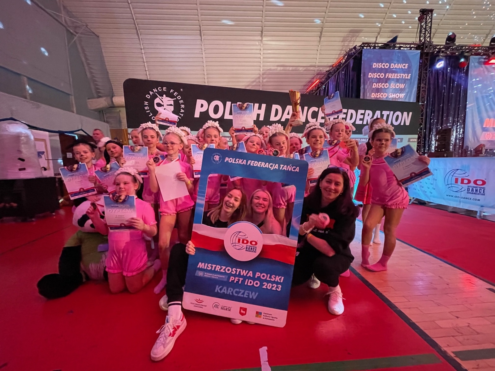 Zdjęcie w galerii na portalu naszwodzislaw.com: Juniorzy z Mirażu Mistrzami Polski w show dance wiadomości z regionu