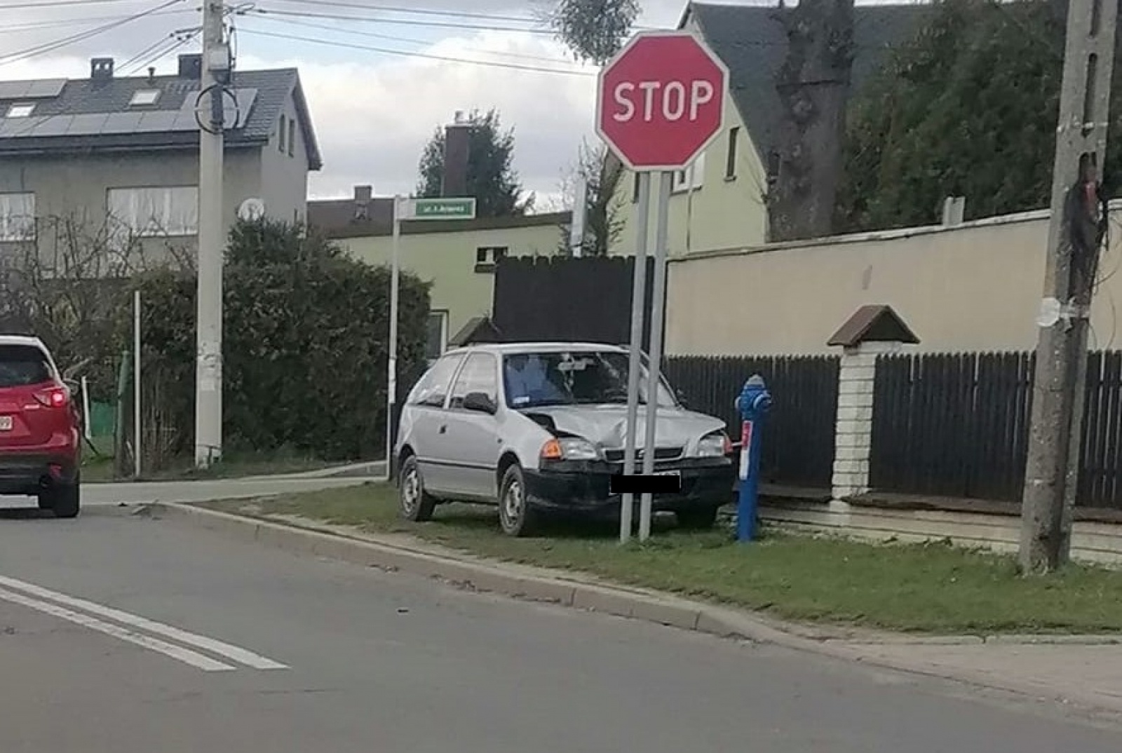 Zdjęcie w galerii na portalu naszwodzislaw.com: Nieustąpienie pierwszeństwa przyczyną kolizji w Radlinie. Sprawcą 67-latek wiadomości z regionu