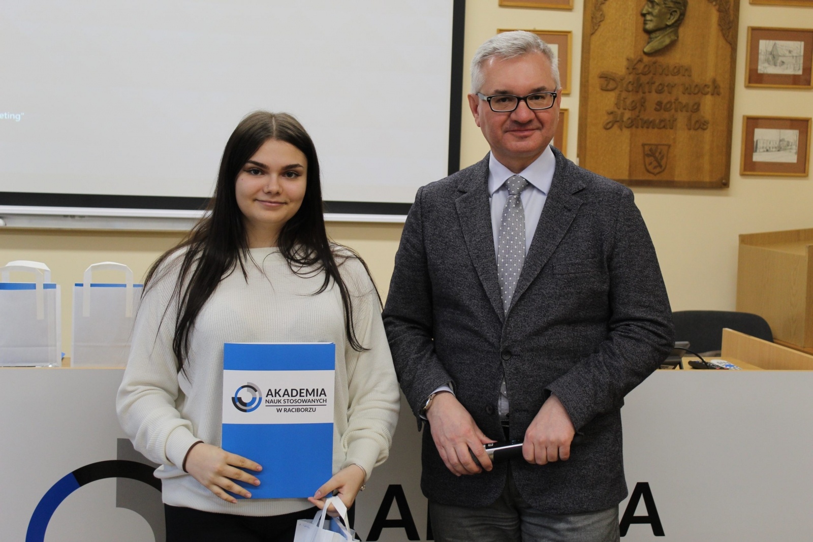 Zdjęcie w galerii na portalu naszwodzislaw.com: XVI Konkurs Języka Angielskiego i Języka Niemieckiego dla uczniów szkół średnich rozstrzygnięty! wiadomości z regionu