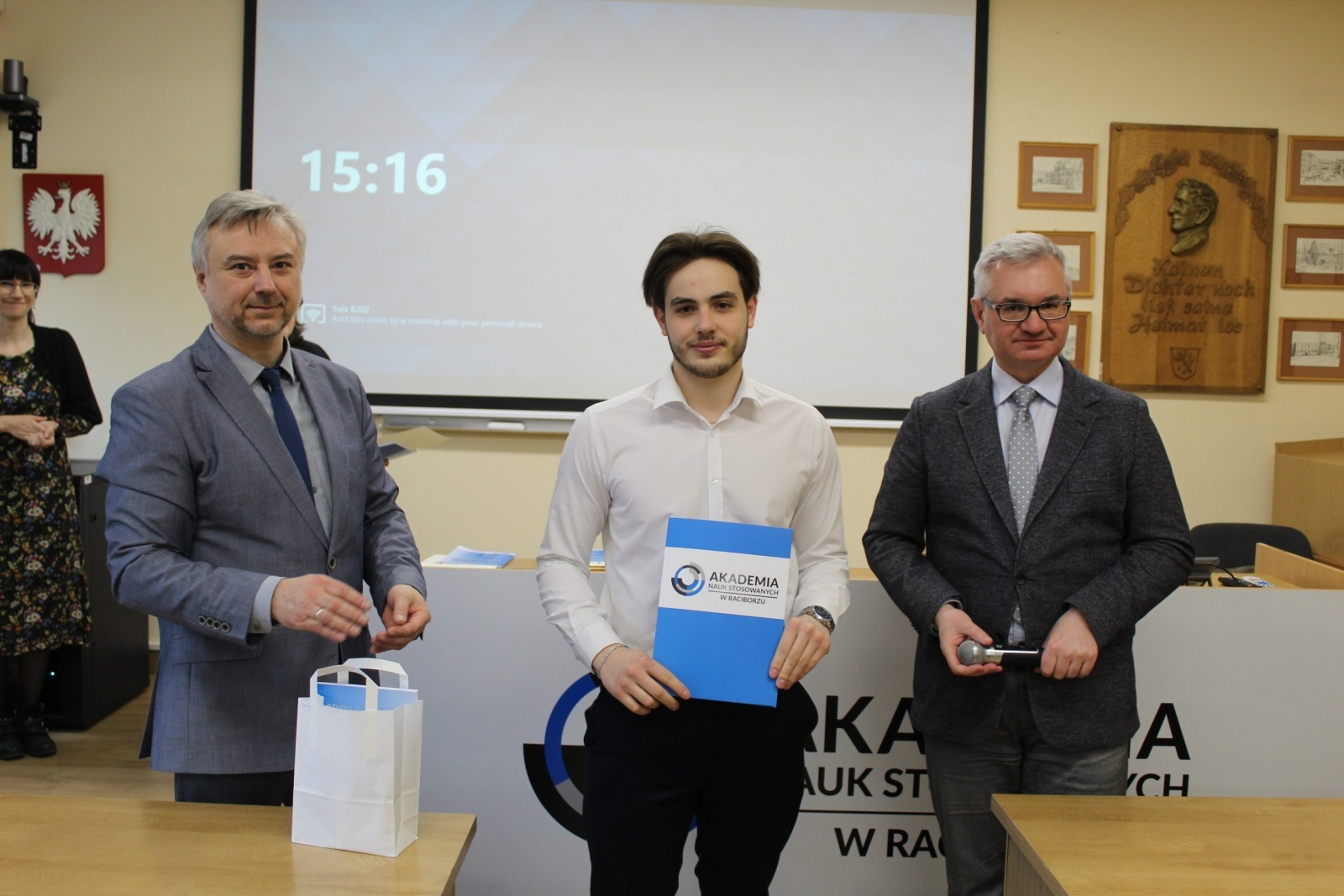 Zdjęcie w galerii na portalu naszwodzislaw.com: XVI Konkurs Języka Angielskiego i Języka Niemieckiego dla uczniów szkół średnich rozstrzygnięty! wiadomości z regionu