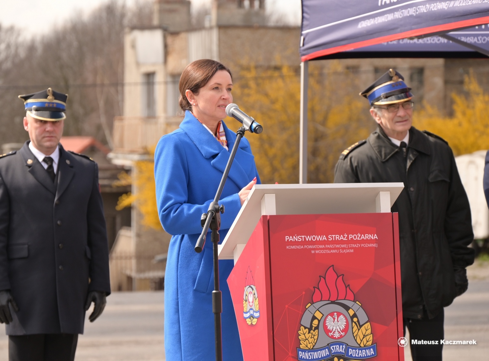 Zdjęcie w galerii na portalu naszwodzislaw.com: Uroczystości wręczenia promes na zakup samochodów ratowniczo - gaśniczych wiadomości z regionu